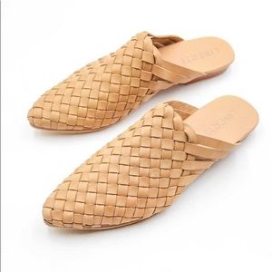 NWOT Liberte Prague Woven Leather Mules size 8 cream natural woven St. Agni